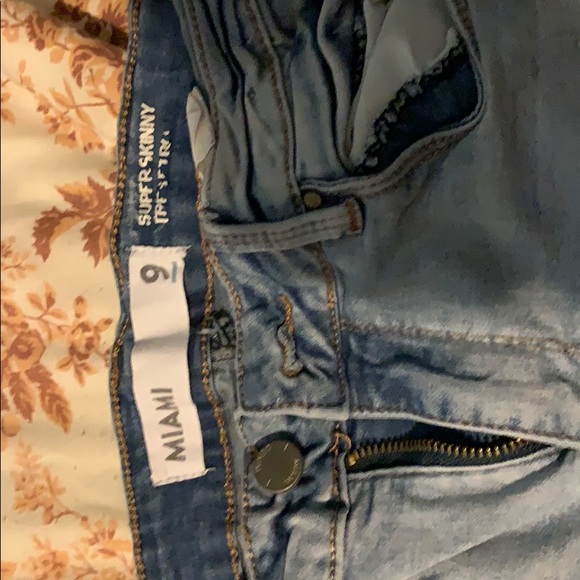 Light wash Super Skinny Jeans - Picture 3 of 3